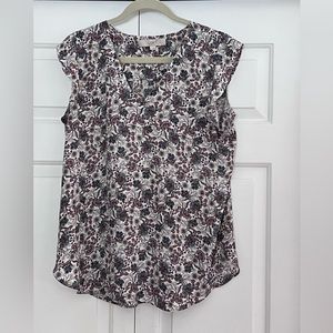 V neck sleeveless top